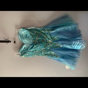 Beautiful strapless blue dress